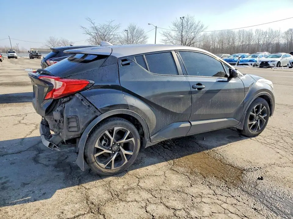 2020 TOYOTA C-HR XLE  