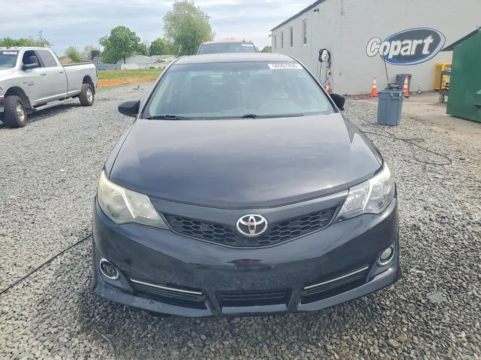 2012 TOYOTA CAMRY SE  