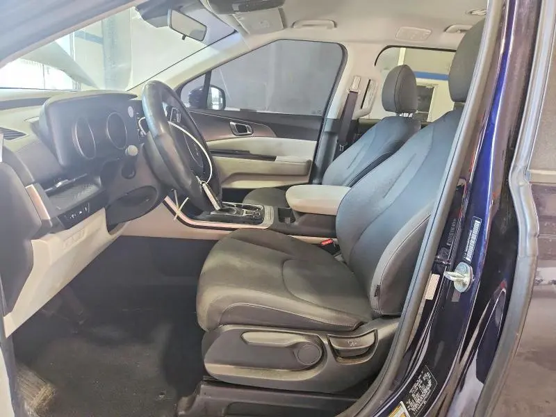 2023 KIA CARNIVAL LX  