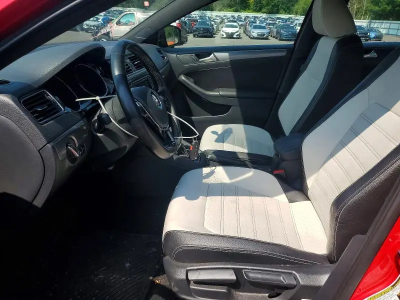 2016 VOLKSWAGEN JETTA SPORT  