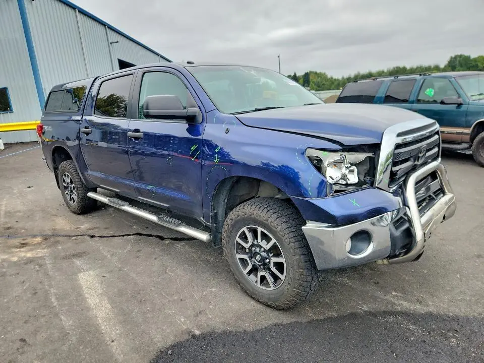 2013 TOYOTA TUNDRA CREWMAX SR5  