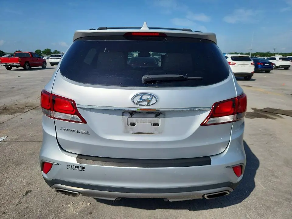 2017 HYUNDAI SANTA FE SE  