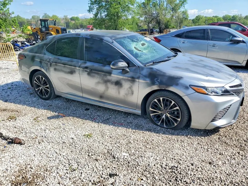 2019 TOYOTA CAMRY SE  