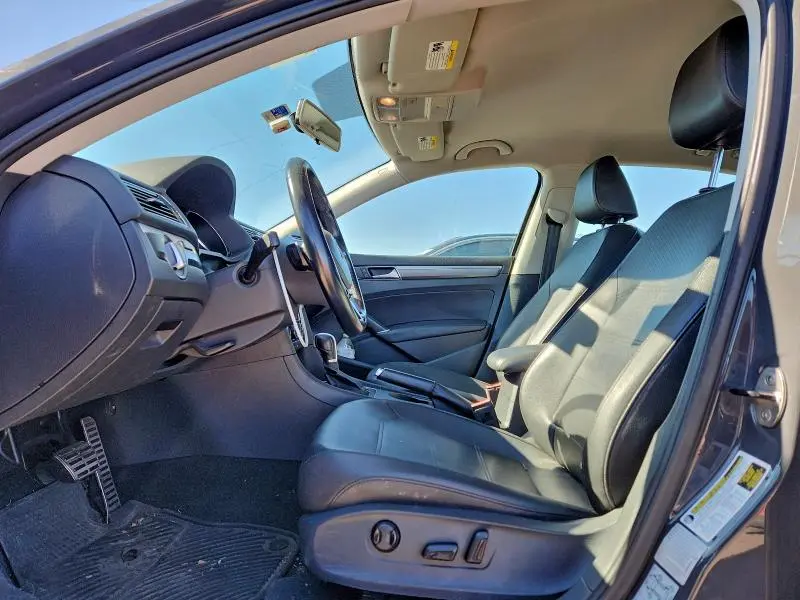 2016 VOLKSWAGEN PASSAT S  