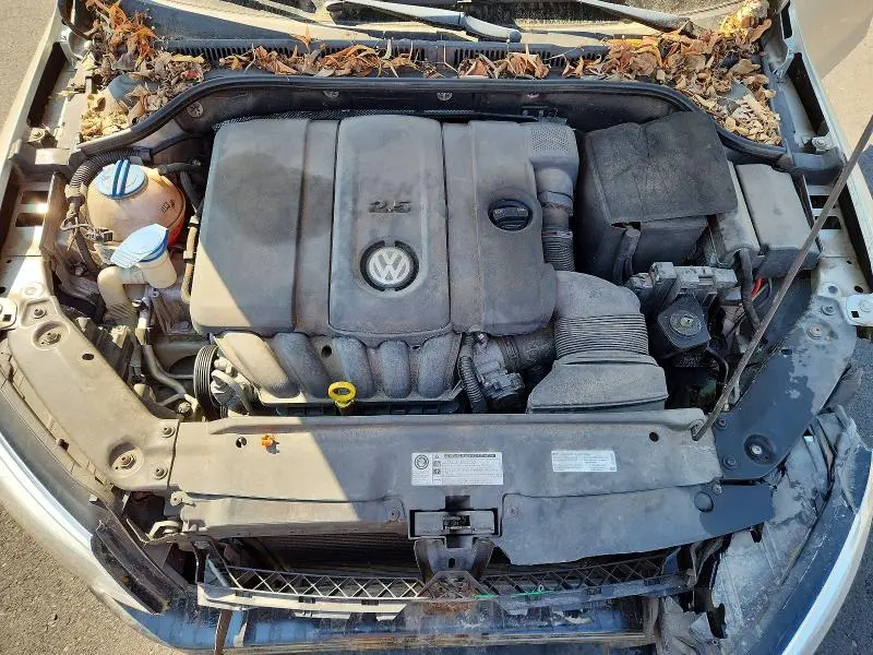 2013 VOLKSWAGEN JETTA SE  
