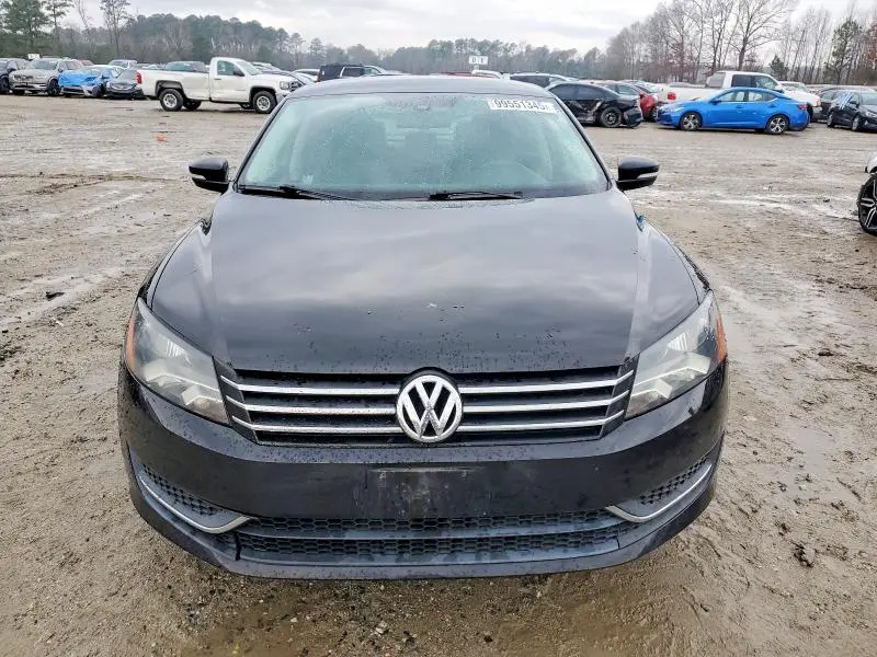 2013 VOLKSWAGEN PASSAT SE  