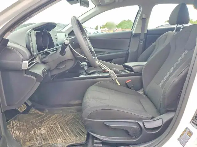 2023 HYUNDAI ELANTRA SE  