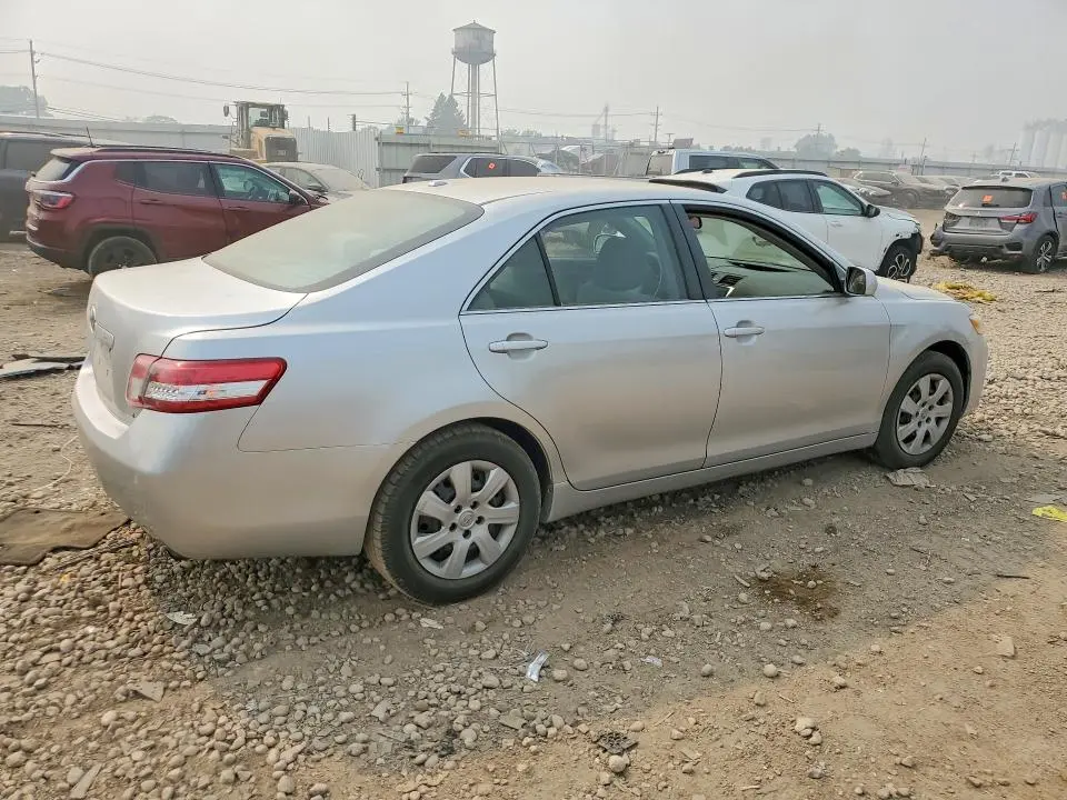 2011 TOYOTA CAMRY LE  