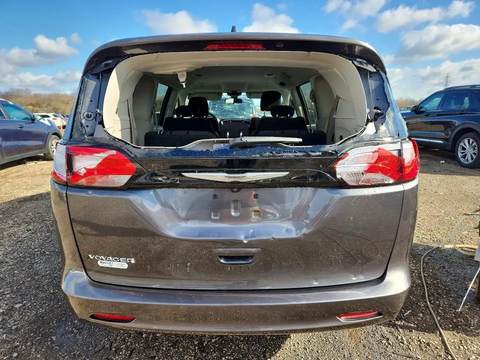 2022 CHRYSLER VOYAGER LX  