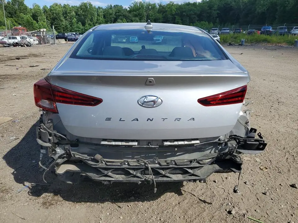 2020 HYUNDAI ELANTRA SEL  