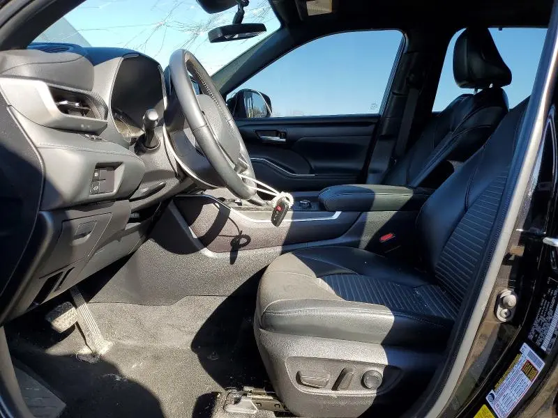 2022 TOYOTA HIGHLANDER XSE  