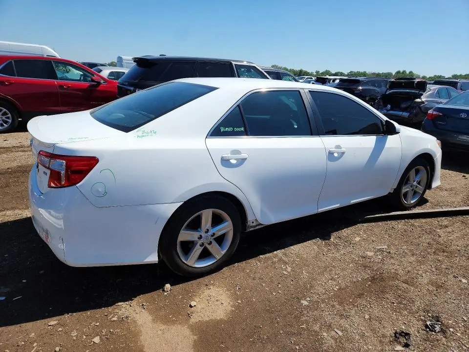2012 TOYOTA CAMRY SE  