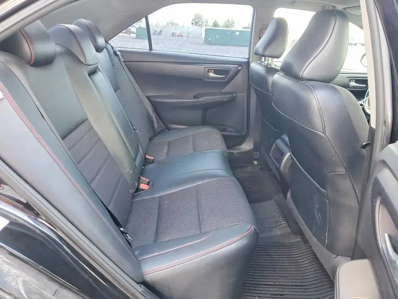 2017 TOYOTA CAMRY SE  