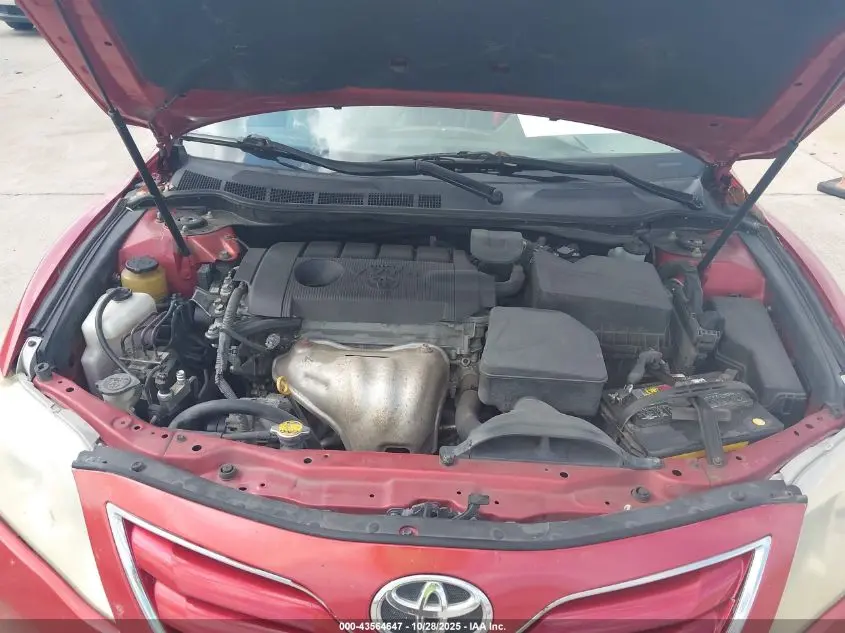 2011 TOYOTA CAMRY LE