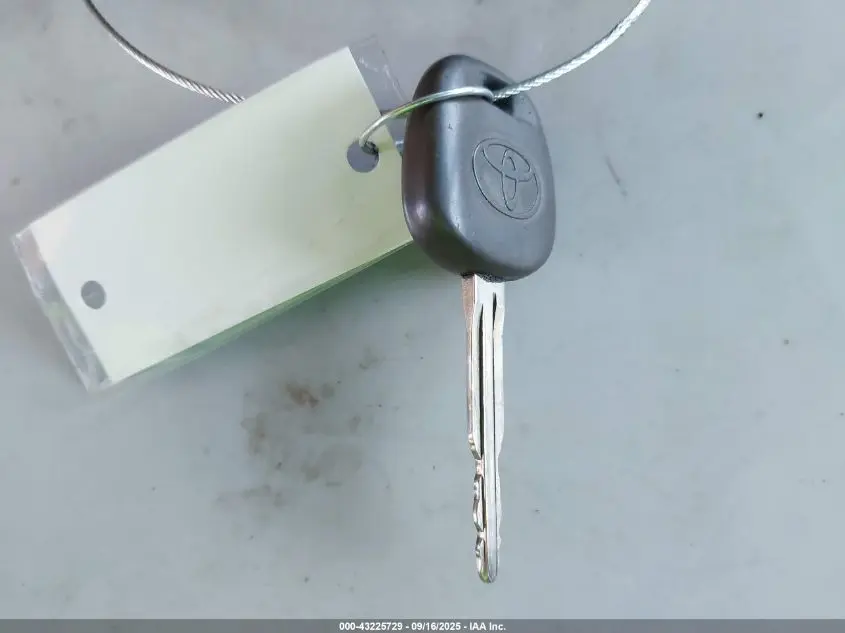 2010 TOYOTA CAMRY SE