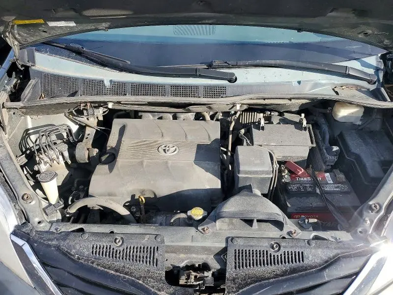 2013 TOYOTA SIENNA LE 7-PASSENGER  