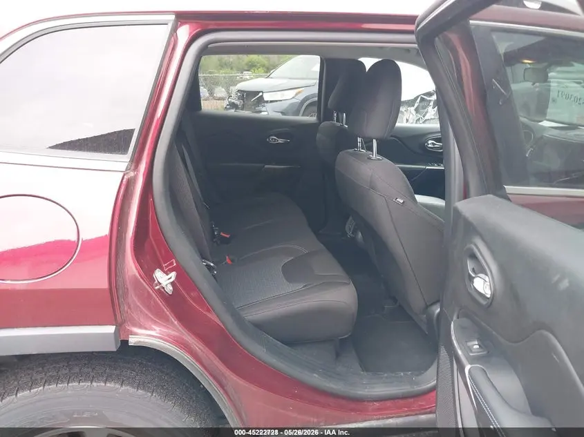 2019 JEEP CHEROKEE LATITUDE 4X4