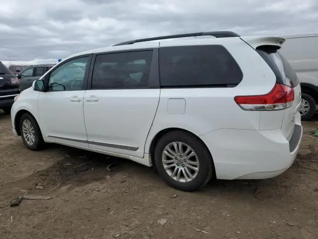 2011 TOYOTA SIENNA XLE  