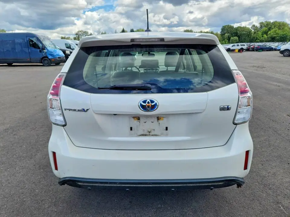2017 TOYOTA PRIUS V FIVE  