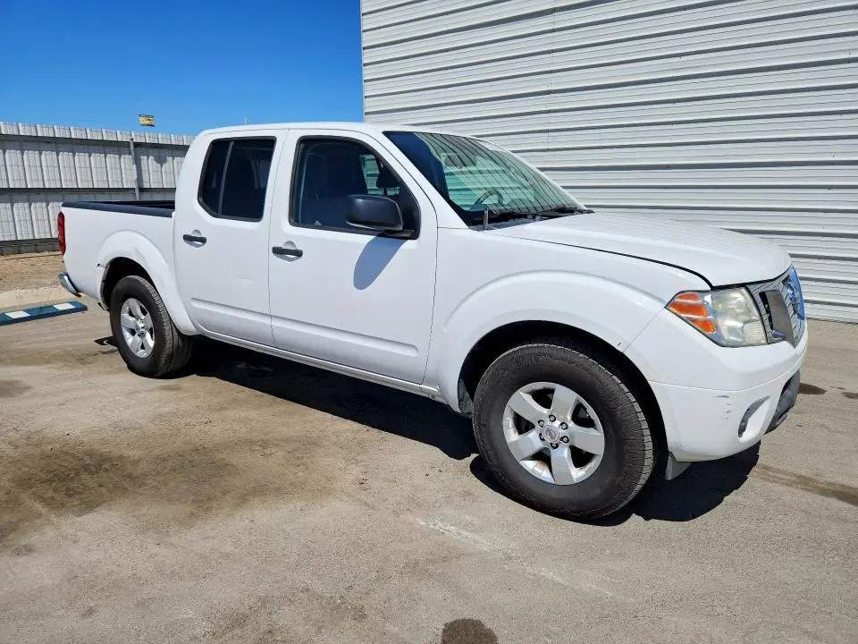 2012 NISSAN FRONTIER S  