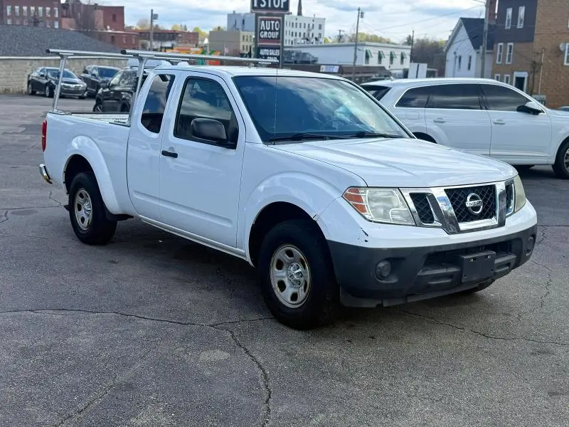 2011 NISSAN FRONTIER S  