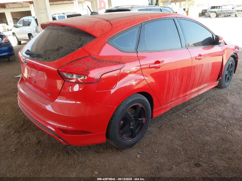 2015 FORD FOCUS SE
