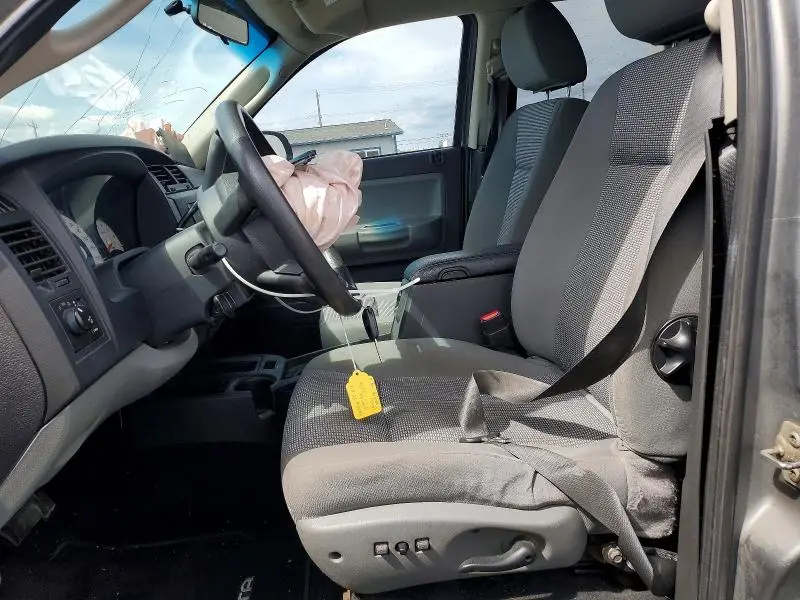 2011 DODGE DAKOTA SLT  