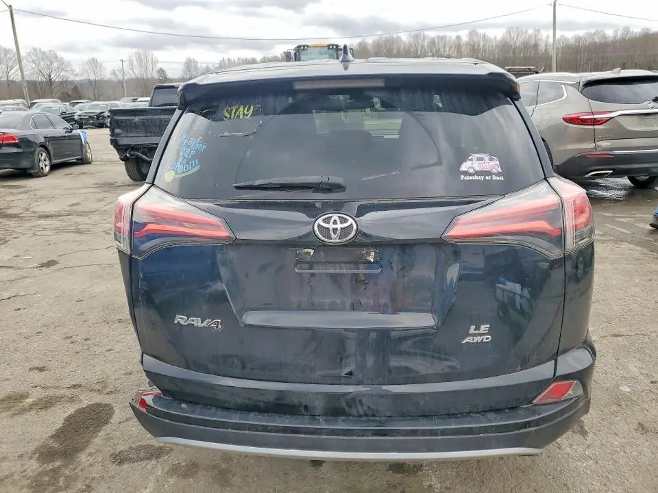 2018 TOYOTA RAV4 LE  