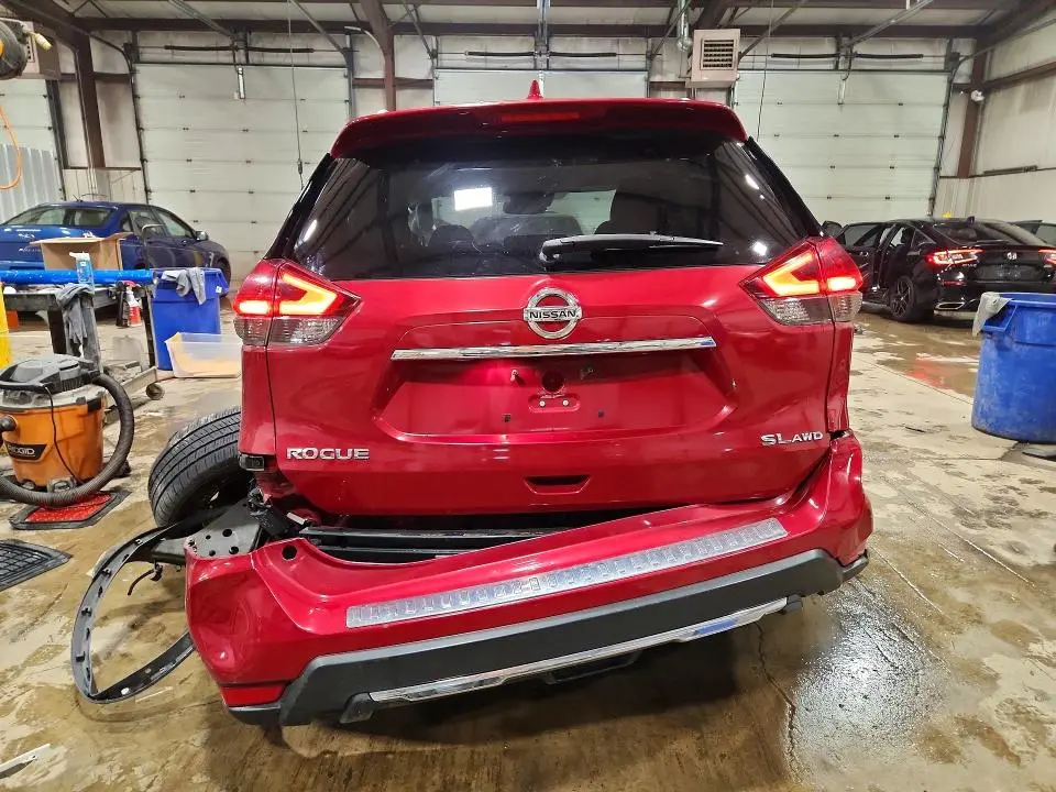 2017 NISSAN ROGUE SL  
