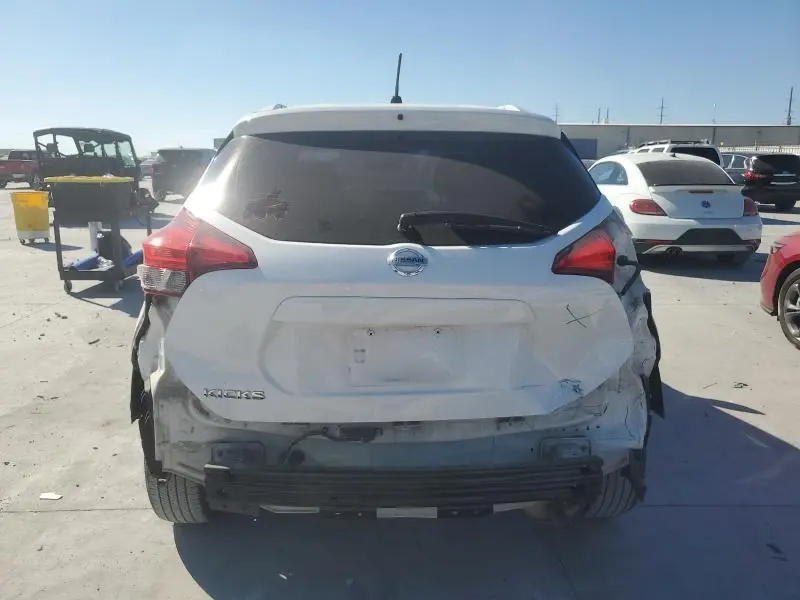 2019 NISSAN KICKS S  