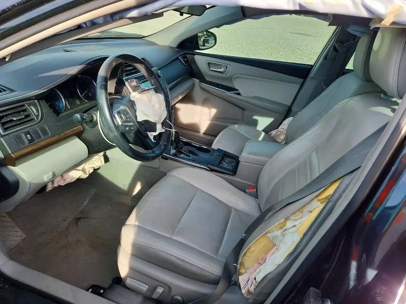 2016 TOYOTA CAMRY XLE  
