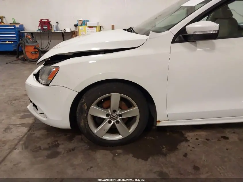 2012 VOLKSWAGEN JETTA 2.0L TDI