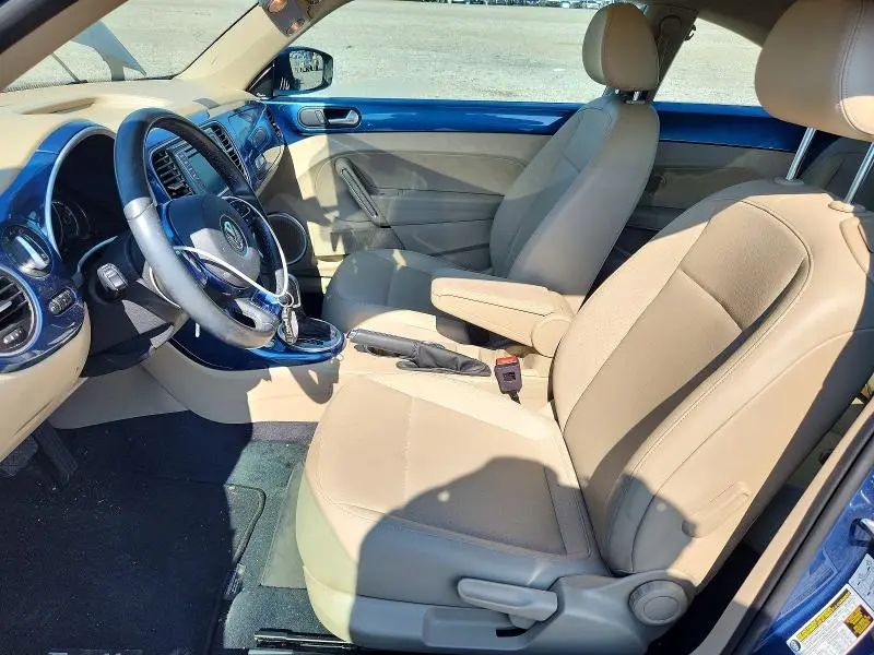 2019 VOLKSWAGEN BEETLE SE  