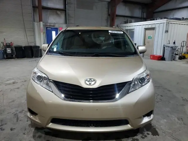 2011 TOYOTA SIENNA LE  