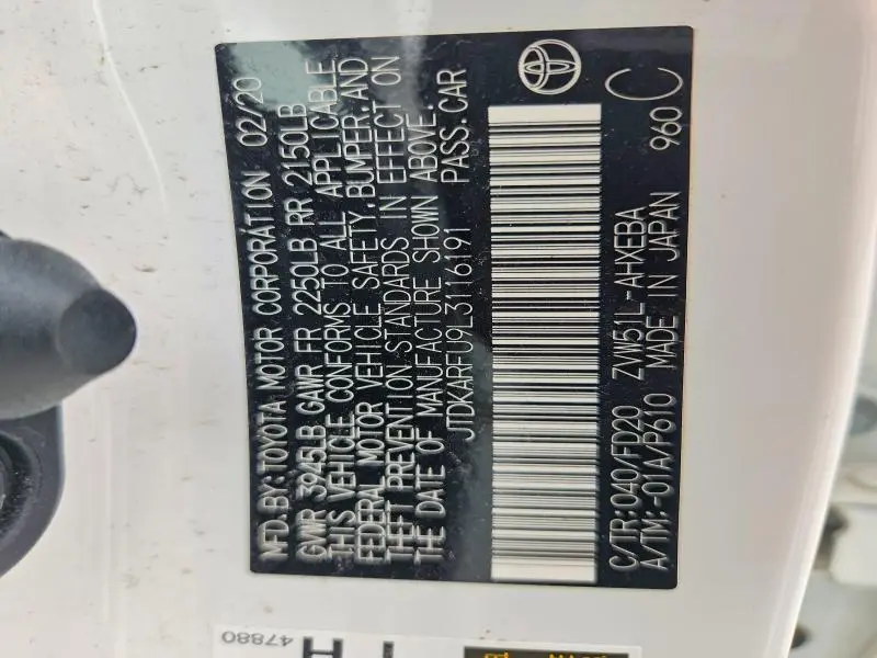 2020 TOYOTA PRIUS LE  