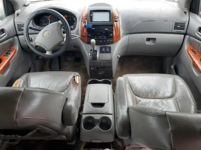 2010 TOYOTA SIENNA XLE  