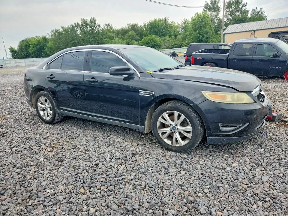 2010 FORD TAURUS SEL  