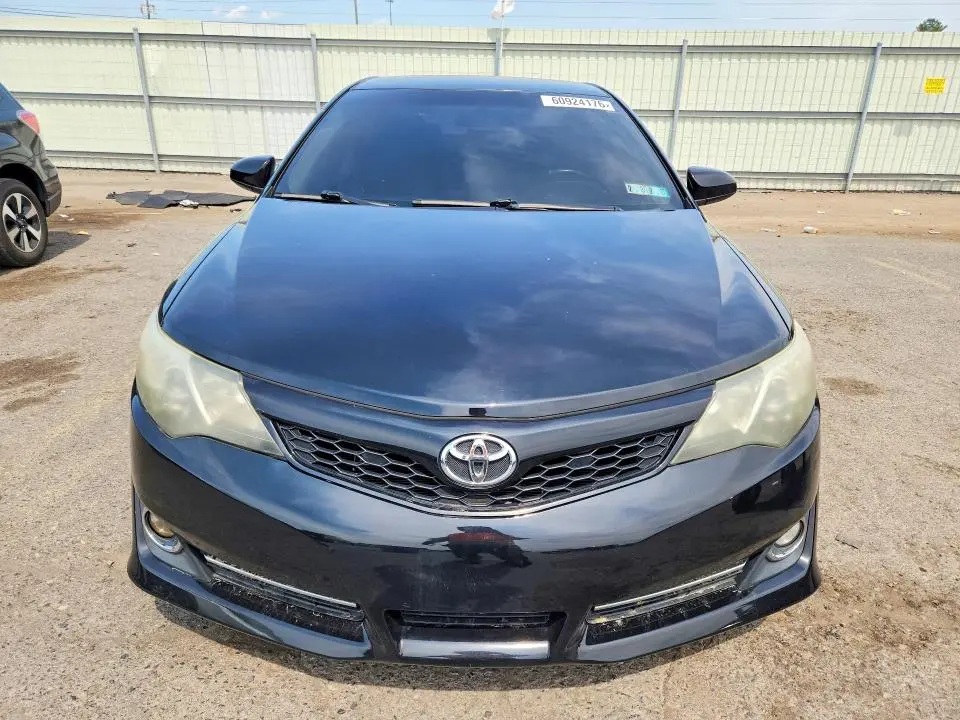 2014 TOYOTA CAMRY SE  