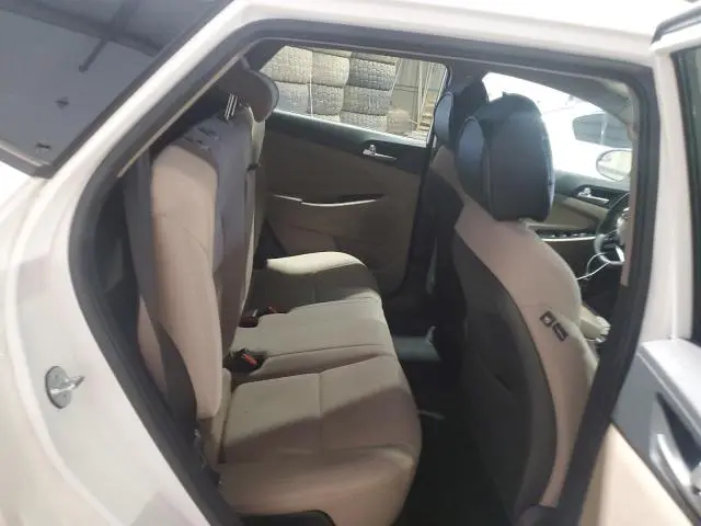 2019 HYUNDAI TUCSON SE  