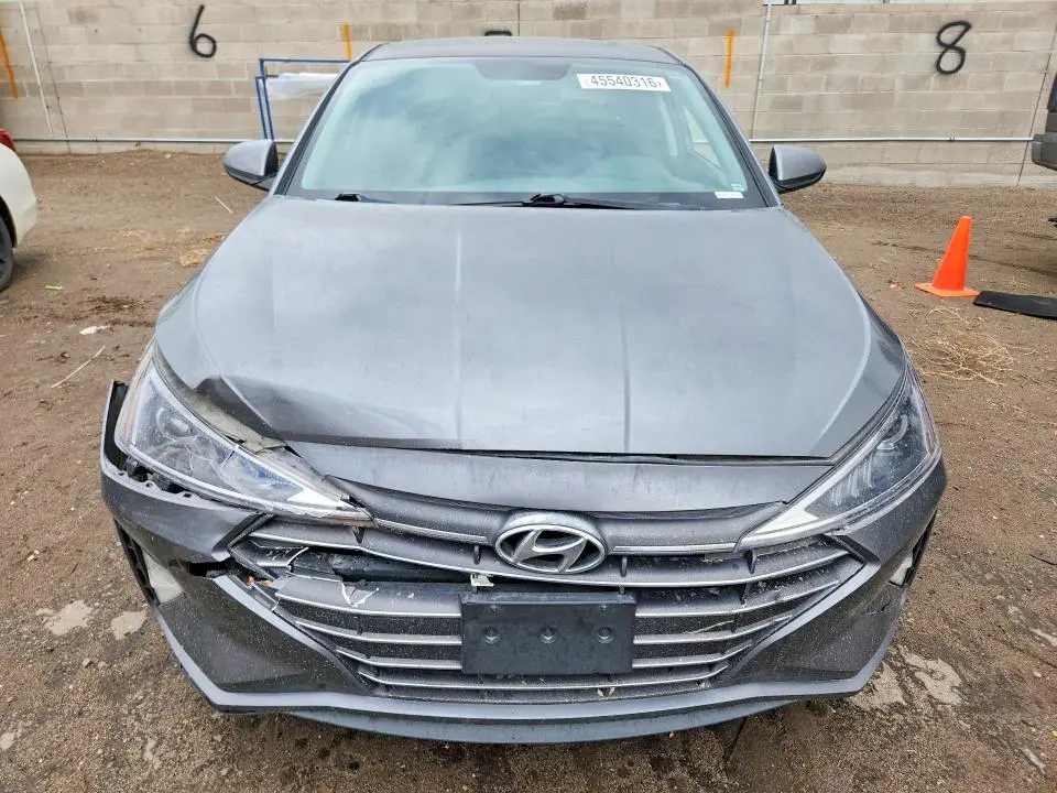 2019 HYUNDAI ELANTRA SE  