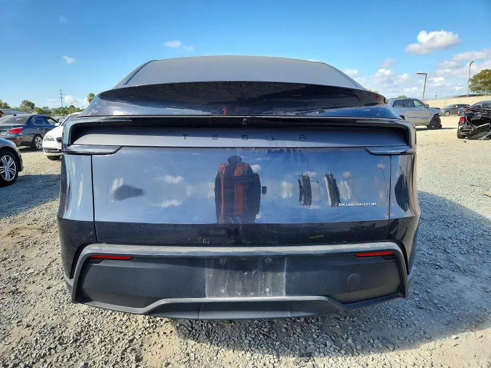 2026 TESLA MODEL Y   