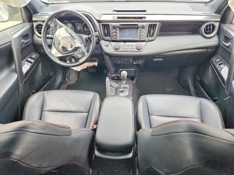 2016 TOYOTA RAV4 SE  