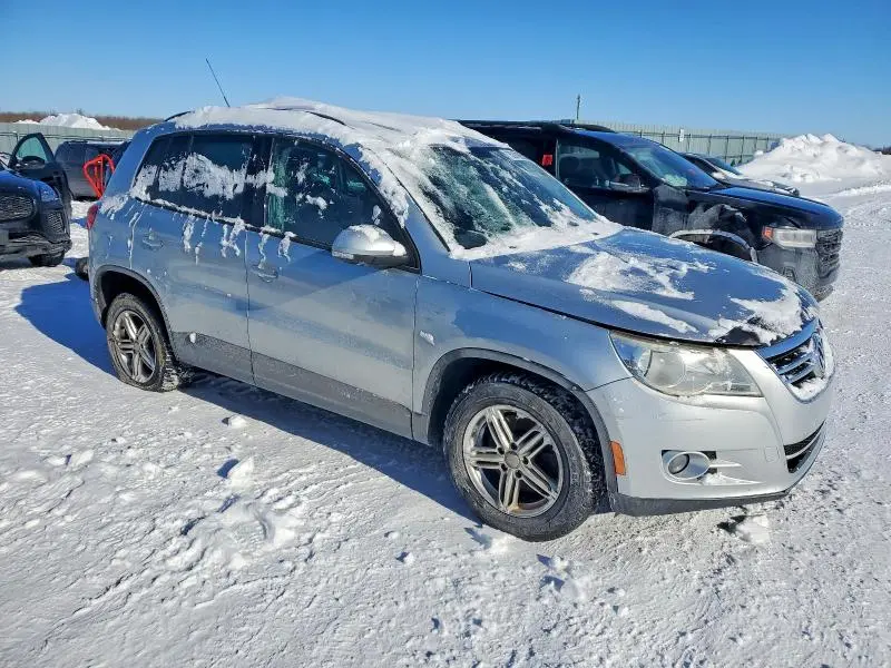 2010 VOLKSWAGEN TIGUAN SE  