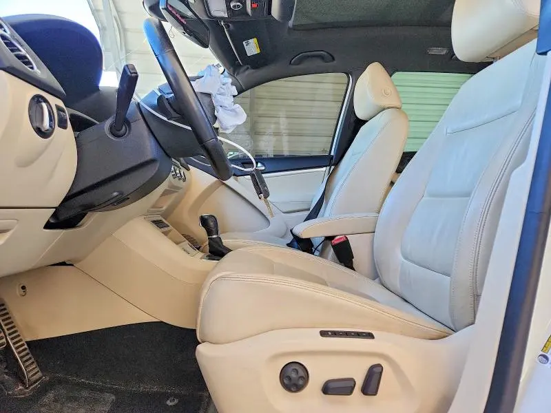 2014 VOLKSWAGEN TIGUAN S  