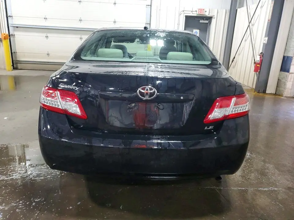 2011 TOYOTA CAMRY LE  