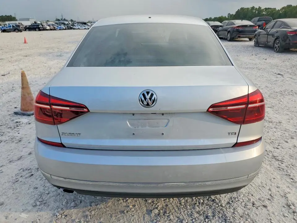2018 VOLKSWAGEN PASSAT S  