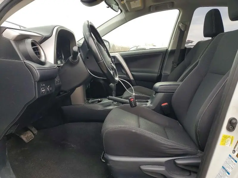 2017 TOYOTA RAV4 XLE  