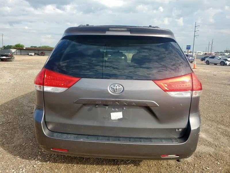 2011 TOYOTA SIENNA LE  
