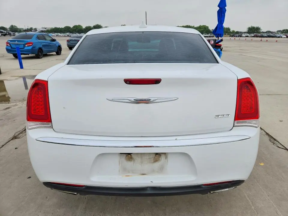 2016 CHRYSLER 300 LIMITED  