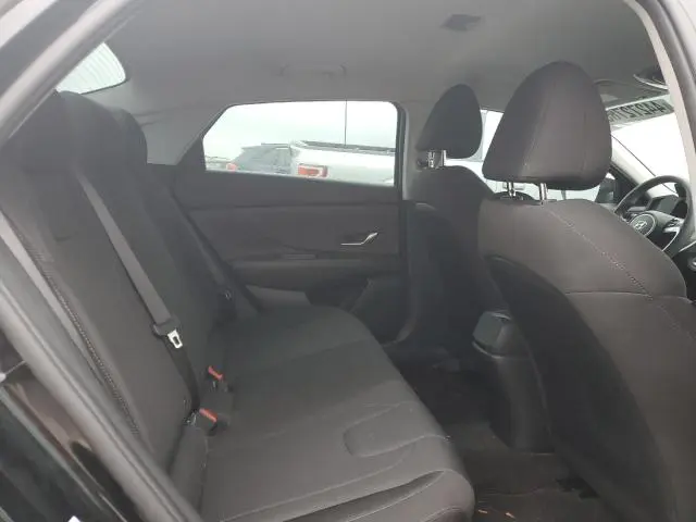 2022 HYUNDAI ELANTRA SE